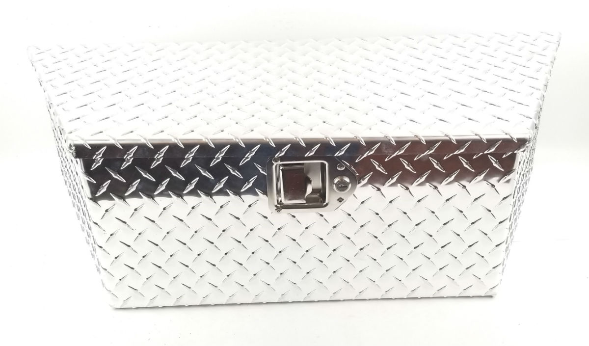 Triton 13450 Aluminum Diamond Plate Storage Box